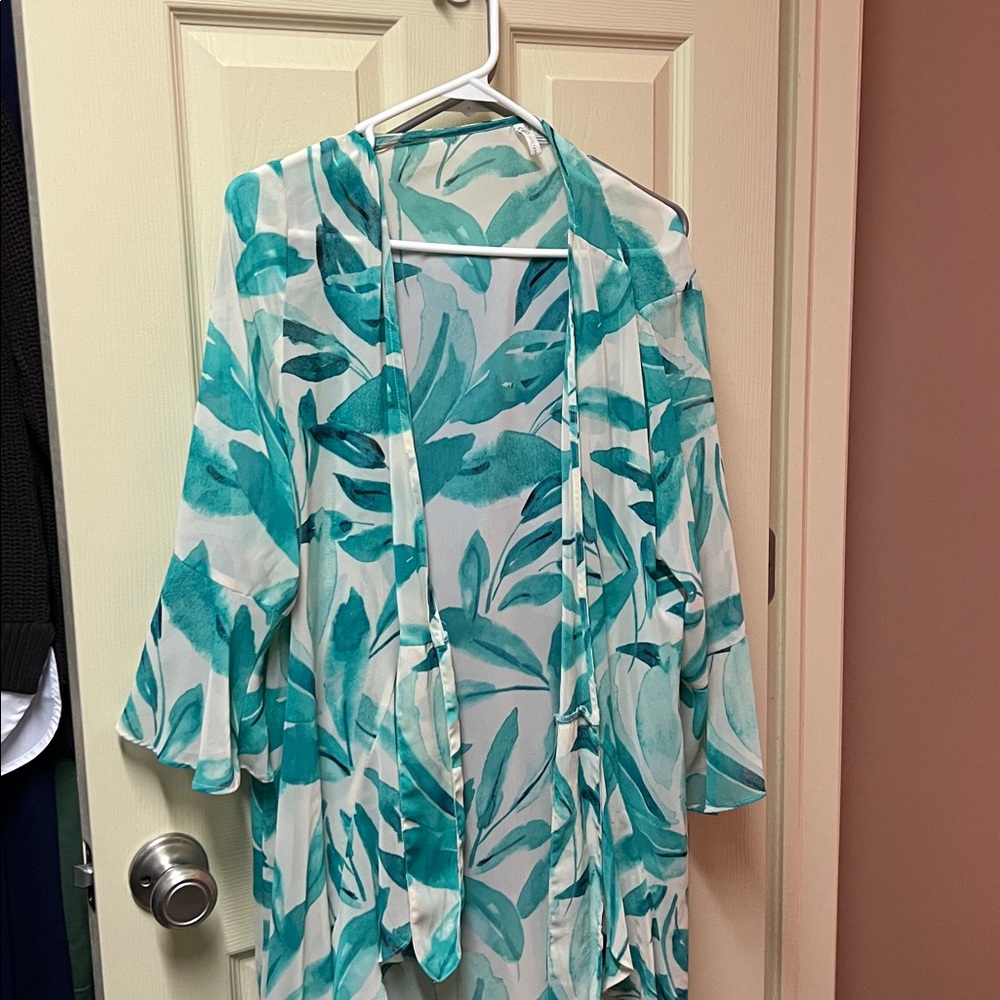 Teal and White Leaf Print Kimono